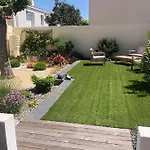 Cocon St Hilaire, Maison Familiale Au Coeur De Pensionat 4*